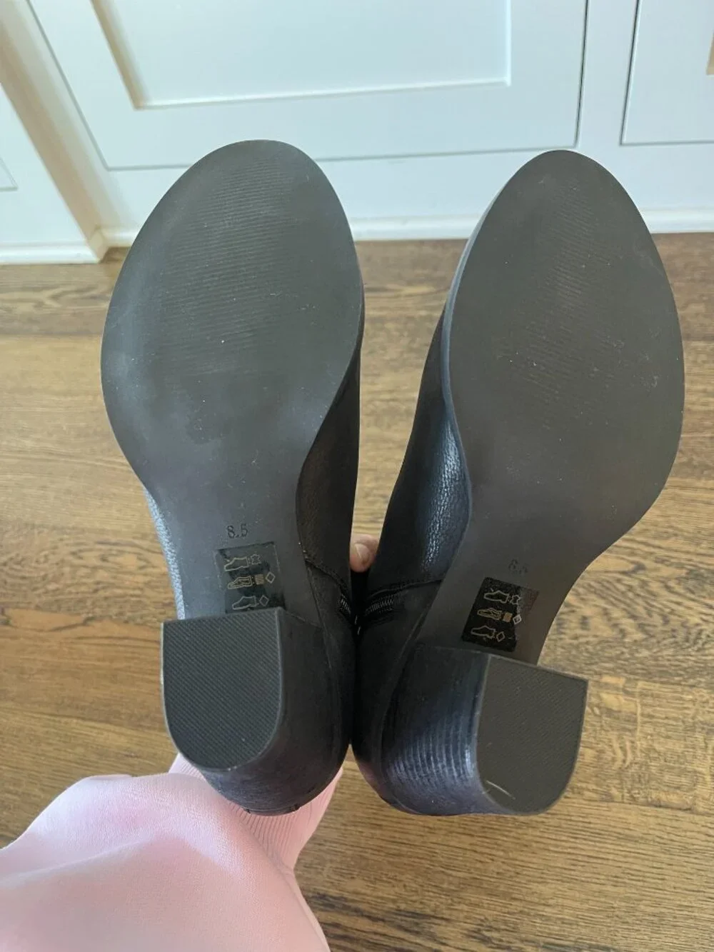 Steve Madden Reflect Black Nubuck Leather Ankle Booties - Size 8.5 (EUC)